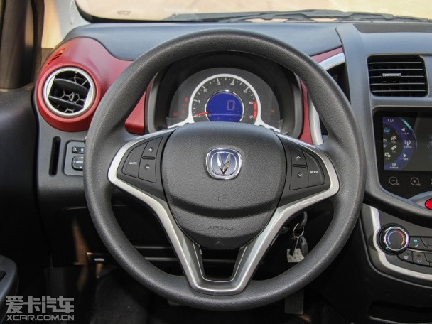 長(zhǎng)安乘用車2015款奔奔