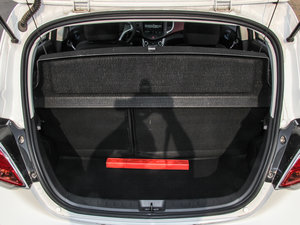2015款1.4L 手动天窗版 国IV 手套箱