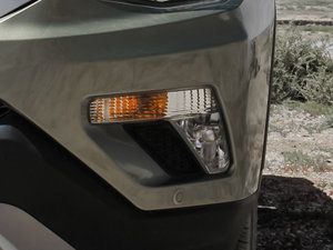 2015款1.8T 自动四驱尊贵型 前雾灯