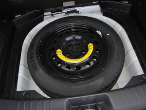 2016款1.5L 手动尊贵版 备胎