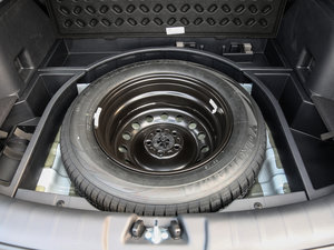 2016款1.5T 手动卓越型 备胎