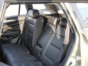 2016款1.5T 手动卓越型 空间座椅