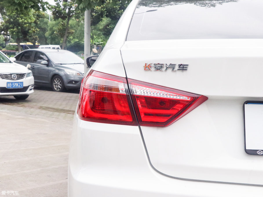 2016���V7 1.6L �ԄӘ����� ��V