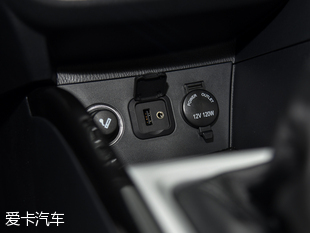 長(zhǎng)安乘用車2016款悅翔V7