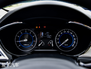 長安乘用車2016款悅翔V7