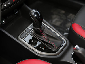 2016款1.6L 自动俊酷型 换挡杆