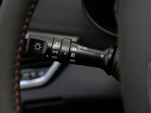 2016款1.6L 自动俊酷型 中控区