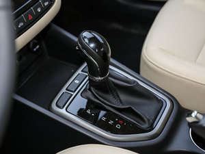 2016款1.6L 自动风尚型 换挡杆