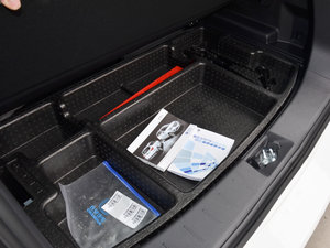2017款1.6L 自动豪华型 空间座椅