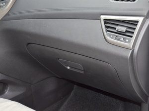 2017款1.6L 自动豪华型 空间座椅