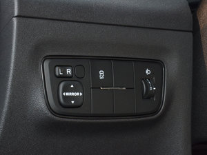 2017款1.6L 自动豪华型 中控区