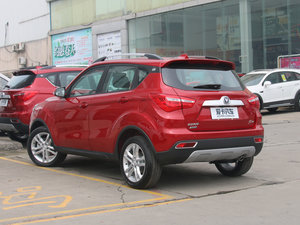 2017款1.6L 手动豪华型 左后45度