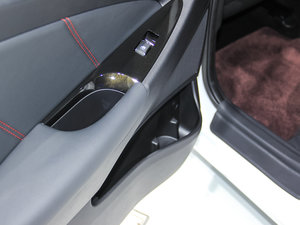 2017款蓝动版 1.6L 手动领航型 空间座椅