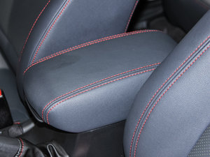 2017款蓝动版 1.6L 手动领航型 空间座椅