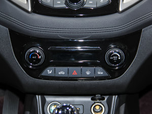 2017款蓝动版 1.6L 手动领航型 中控区