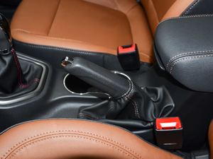 2017{Ӱ 1.6L քh v܇Ƅ