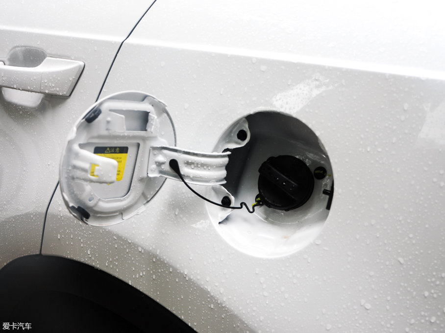 2017���L��CS55 1.5T �ք���ɫ��