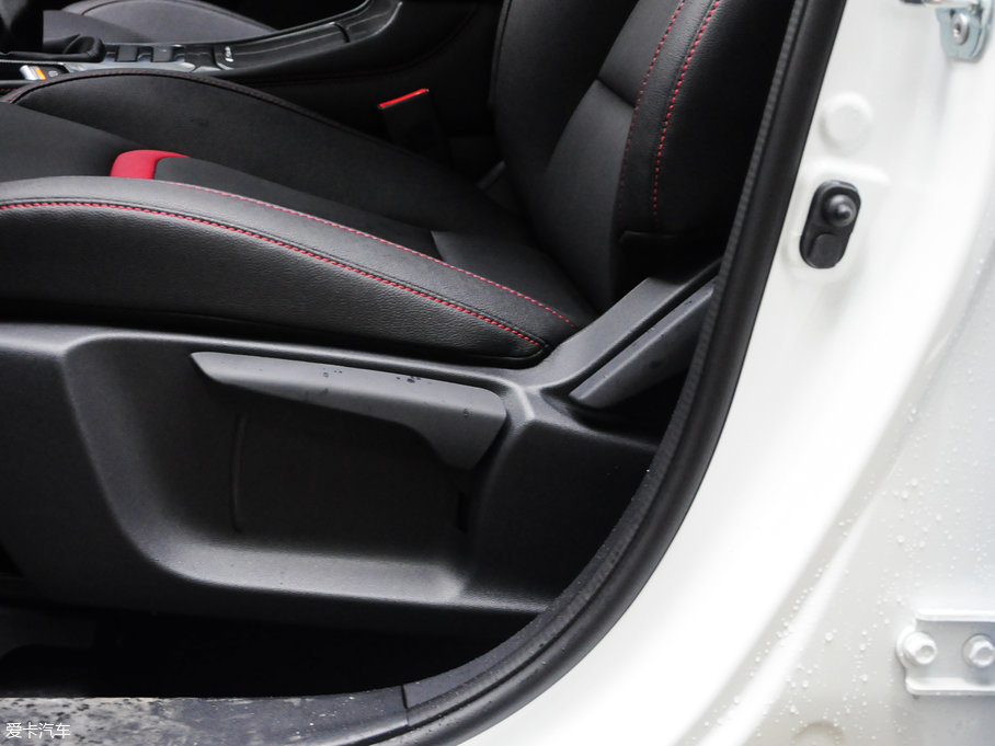 2017L(zhng)CS55 1.5T ք(dng)ɫ