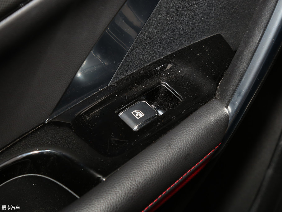 2017L(zhng)CS55 1.5T Ԅ(dng)ҫ