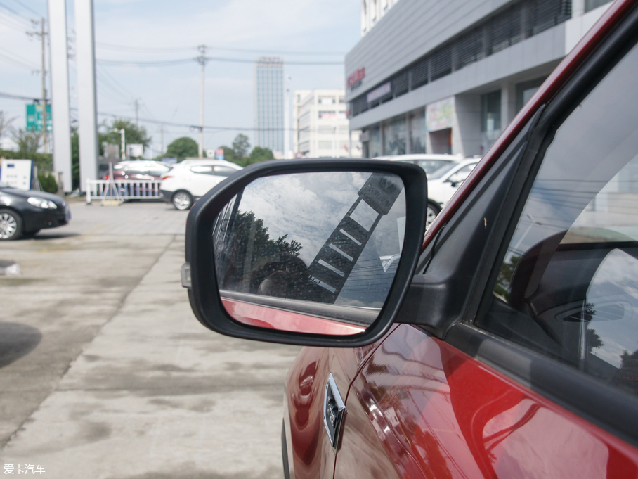 2017���L��CS55 1.5T �Ԅ���ɫ��