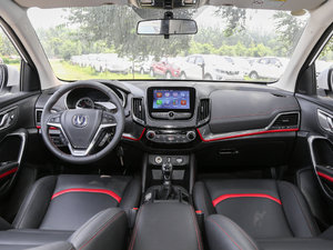2017款1.5T 手动炫色型 内饰全景