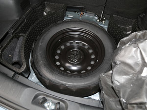 2017款1.5T 自动炫耀型 备胎