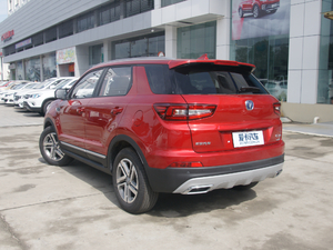 2017款1.5T 自动炫色型 左后45度