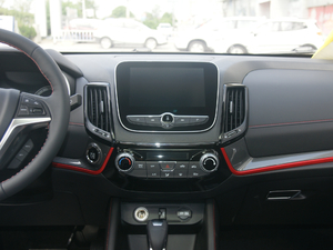 2017款1.5T 自动炫色型 中控台