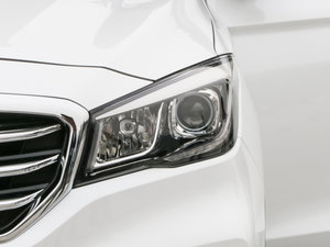 2017款1.6L 手动进取型 大灯