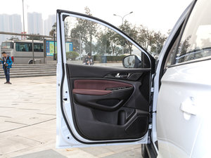 2017款1.6L 手动进取型 驾驶位车门