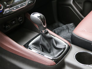 2017款1.6L 手动进取型 换挡杆