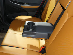 2016款1.6L GDI自动锐酷型 空间座椅