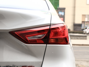 2018款1.5T 自动豪雅型 国V 尾灯