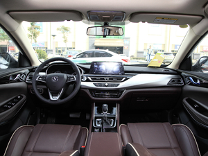 2018款1.5T 自动豪雅型 国V 内饰全景