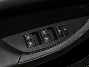 2018款高能版 1.6L GDI 手动先锋型 国V 主驾车窗控制区	