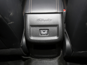 2018款高能版 1.6L GDI 自动先锋型 国V 中控区