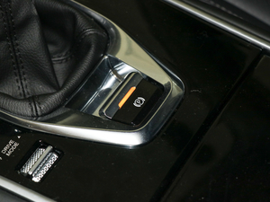 2018款280T 手动雅智型 国V 驻车制动器