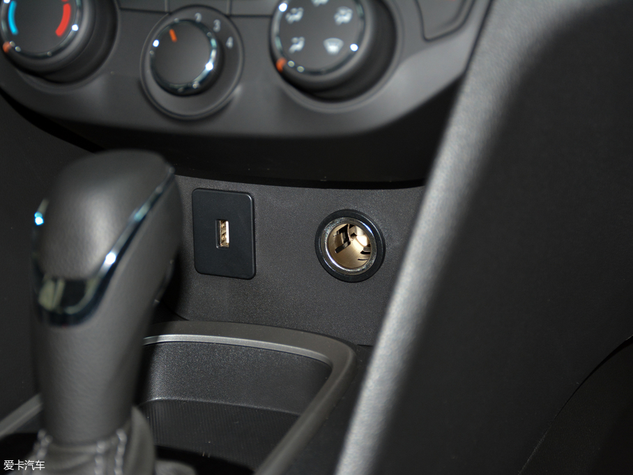 2019Ɲ 320 Ԅ(dng) V