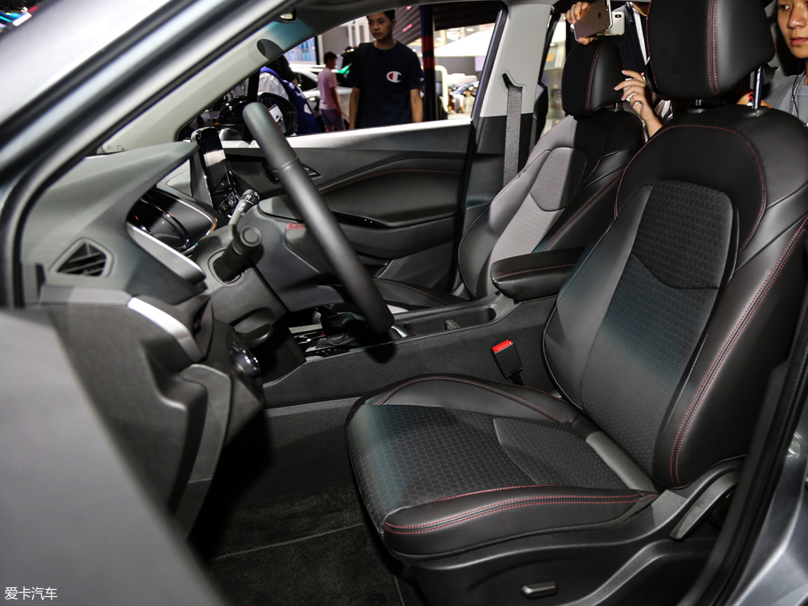 2018�����m�� Redline 530T �Ԅ�ҫ���� 5+2�� ��V