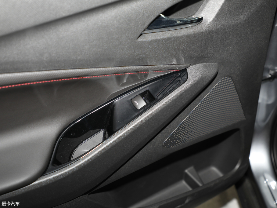 2018�����m�� Redline 530T �Ԅ�ҫ���� 5+2�� ��V