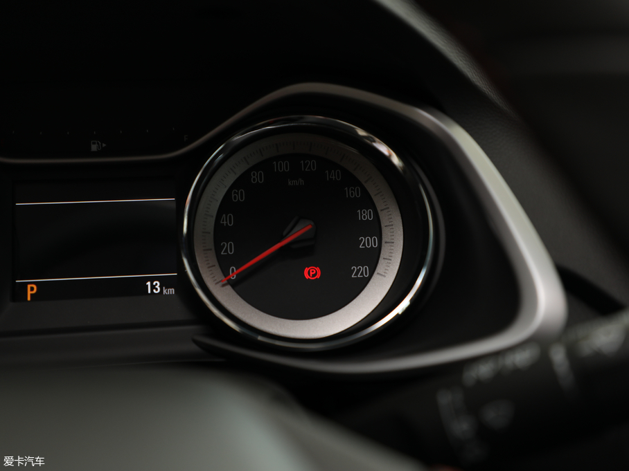 2018�����m�� Redline 530T �Ԅ�(d��ng)ҫ���� 5+2�� ��(gu��)V