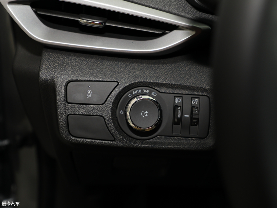 2018�����m�� Redline 530T �Ԅ�ҫ���� 5+2�� ��V