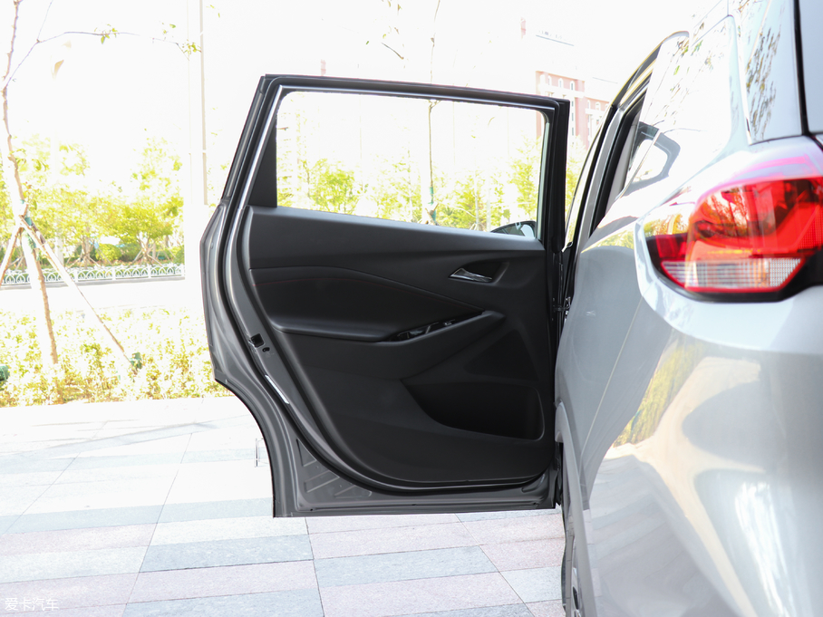 2018�����m�� Redline 530T �Ԅ�ҫ���� 5+2�� ��V