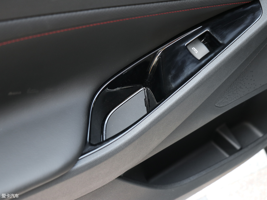 2018�����m�� Redline 530T �Ԅ�ҫ���� 5+2�� ��V