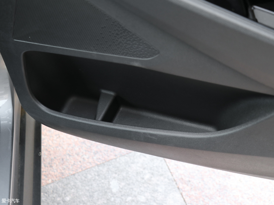 2018�����m�� Redline 530T �Ԅ�(d��ng)ҫ���� 5+2�� ��V