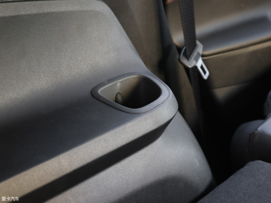 2018�����m�� Redline 530T �Ԅ�ҫ���� 5+2�� ��V