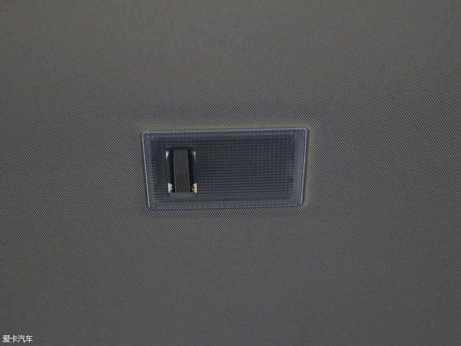 2018�����m�� Redline 530T �Ԅ�ҫ���� 5+2�� ��V