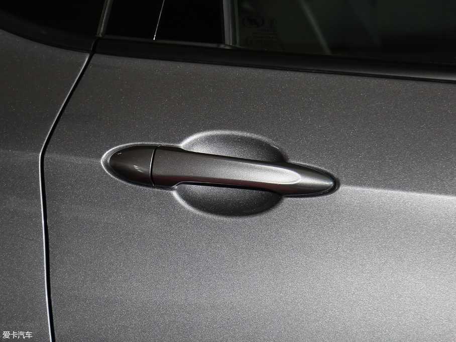 2018�����m�� Redline 530T �Ԅ�(d��ng)�v���� 5+2�� ��(gu��)V