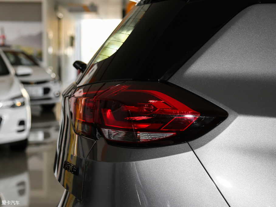 2018�����m�� Redline 530T �Ԅӿv���� 5+2�� ��V