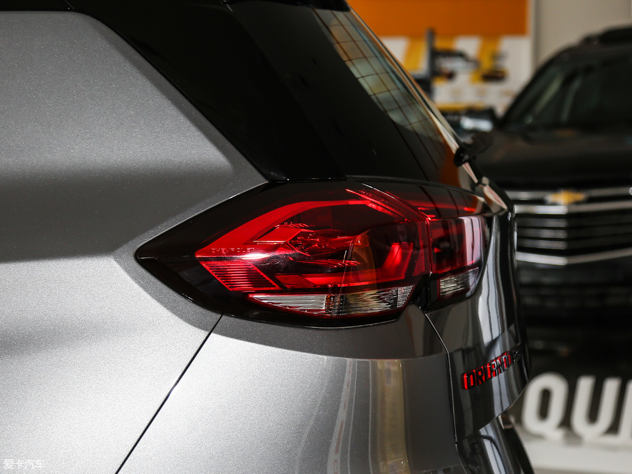 2018�����m�� Redline 530T �Ԅӿv���� 5+2�� ��V